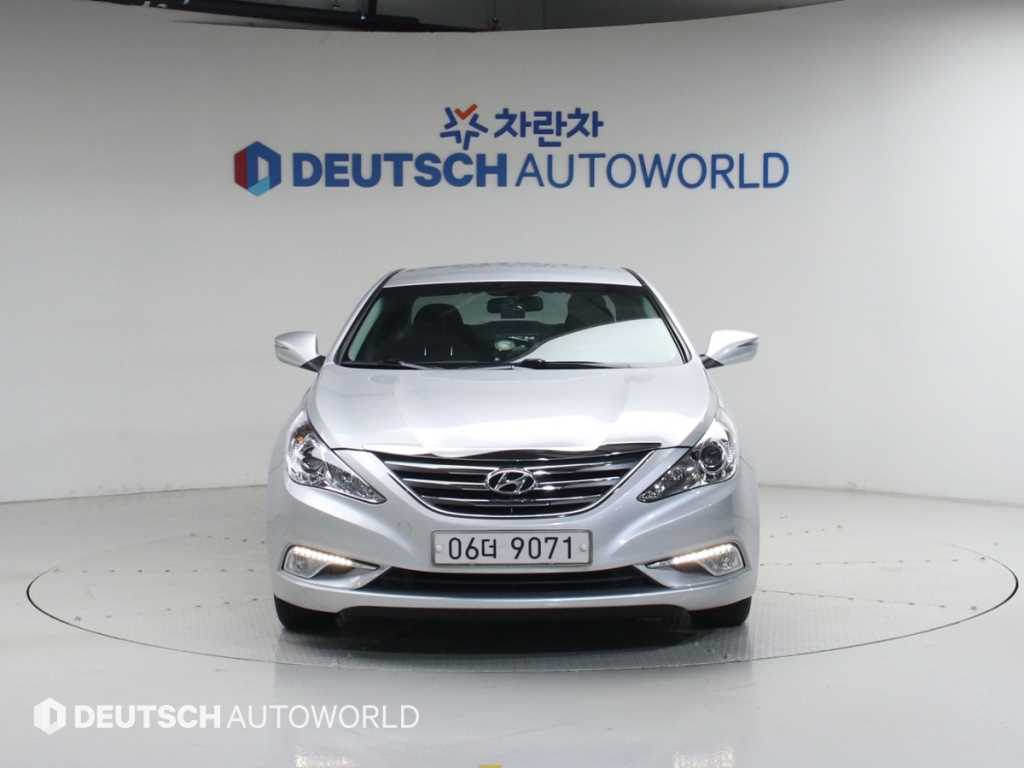 HYUNDAI Sonata - Vista 3