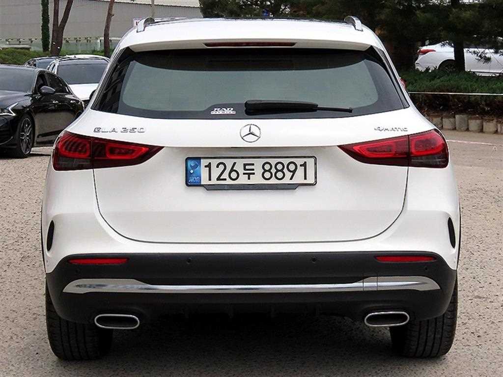 Mercedes Benz GLA Class - Vista 4