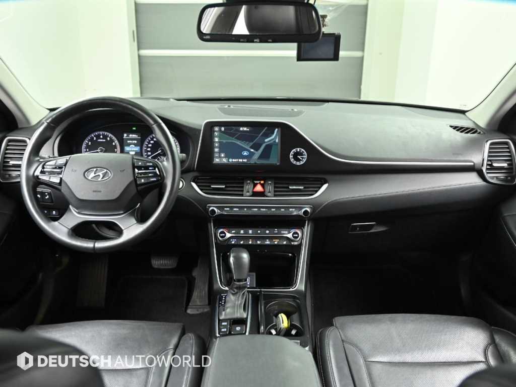 HYUNDAI Grandeur - Vista 7