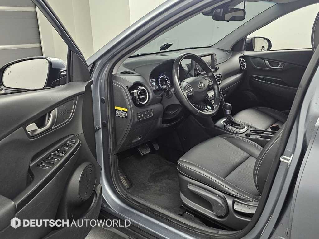 HYUNDAI Kona - Vista 11