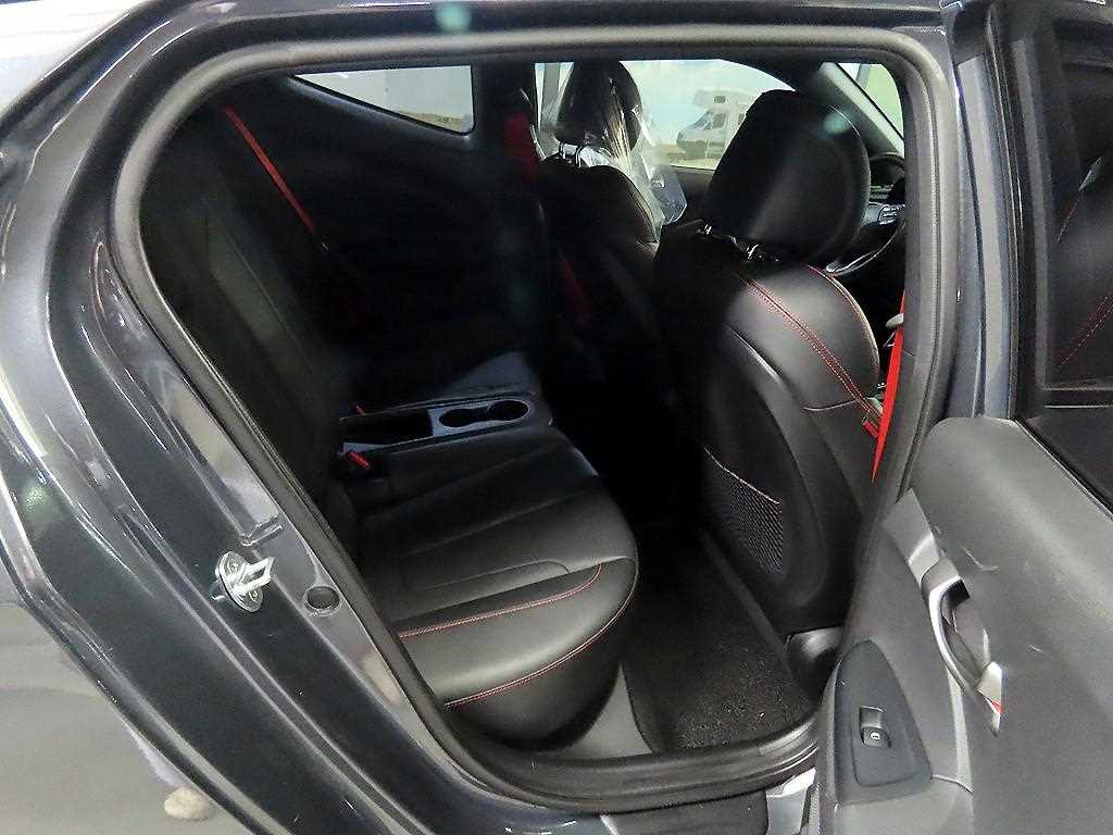 HYUNDAI Veloster - Vista 7