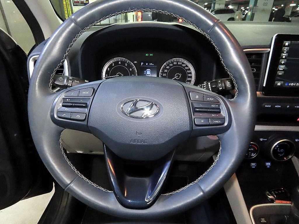 HYUNDAI Venue - Vista 8