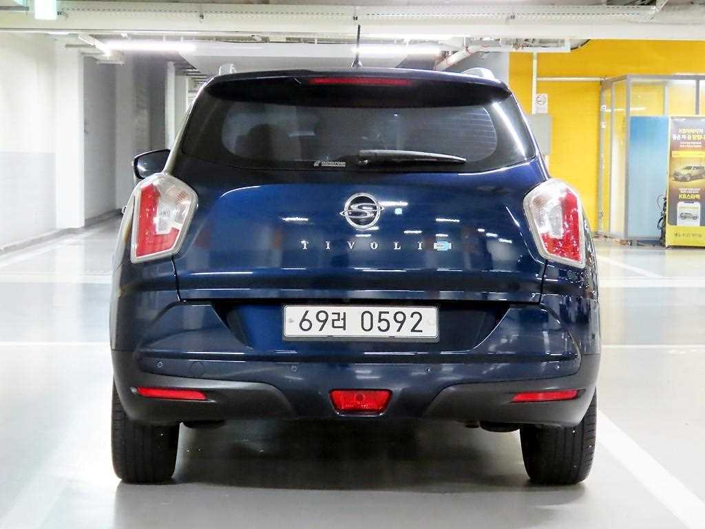 Ssangyong Tivoli - Vista 3