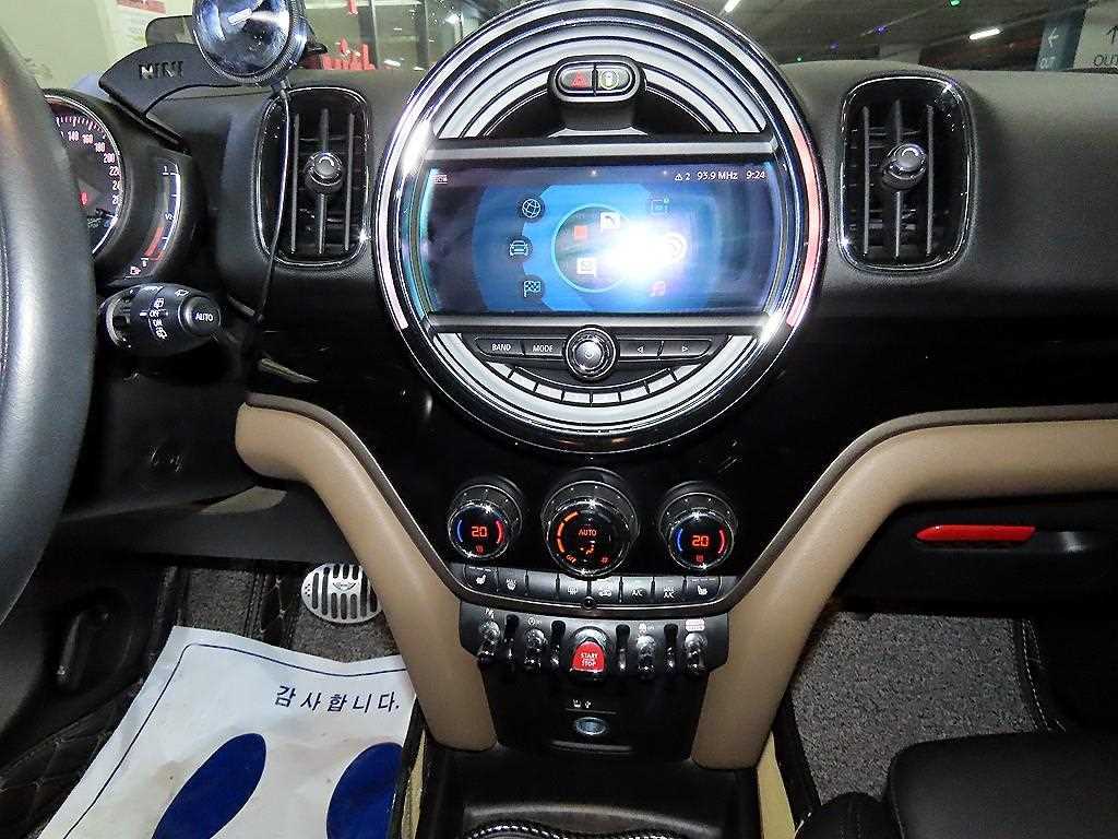 Mini Countryman - Vista 11