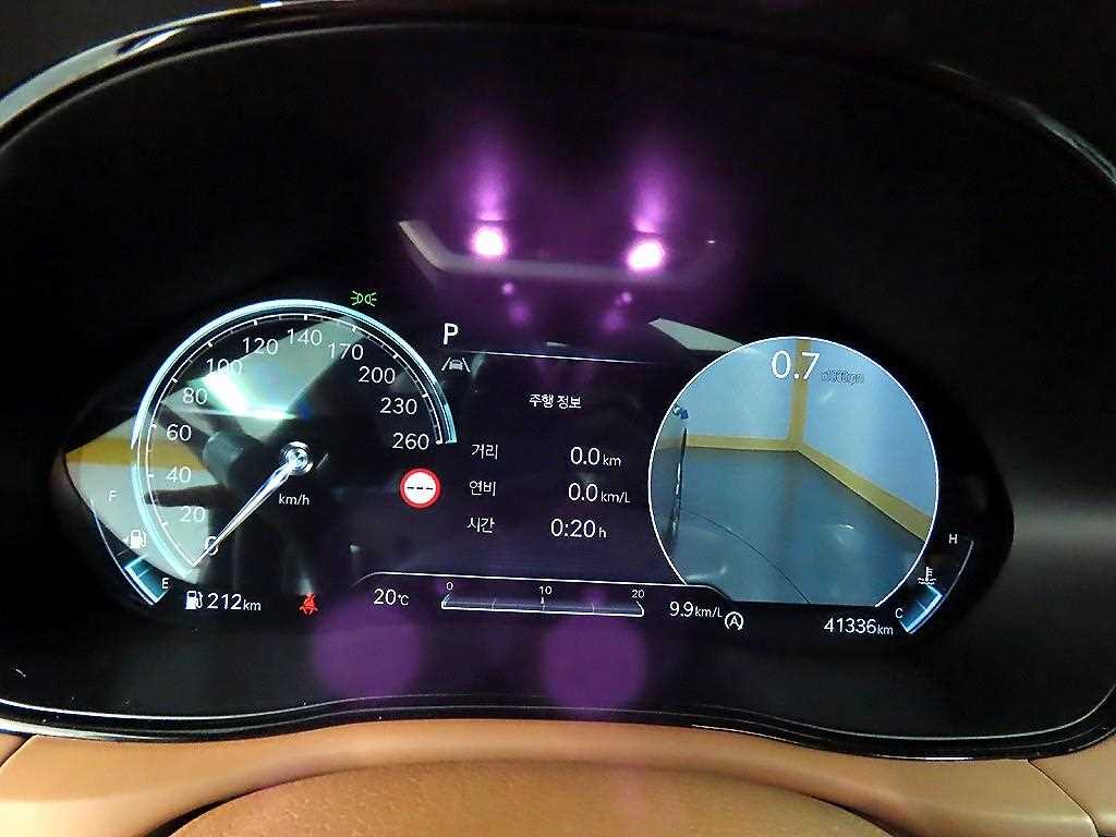 Genesis GV70 - Vista 8