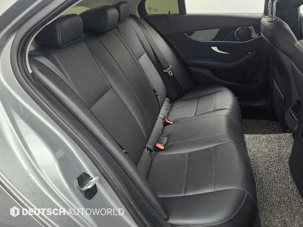 Mercedes Benz C Class - Vista 12
