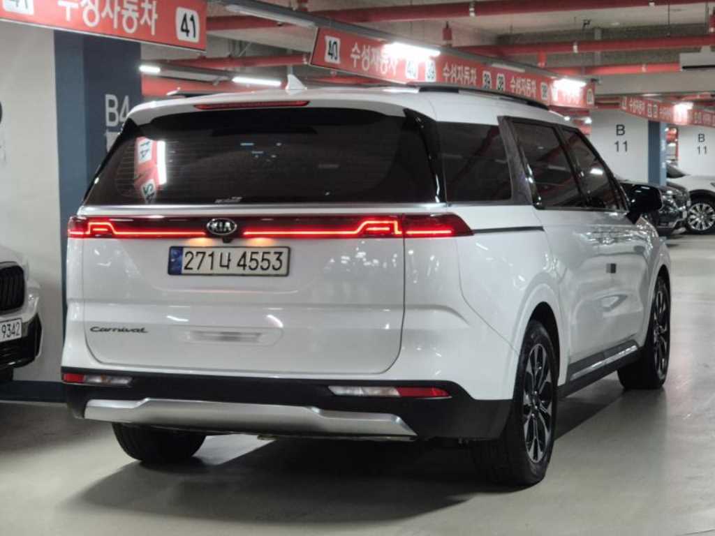 KIA Carnival - Vista 3