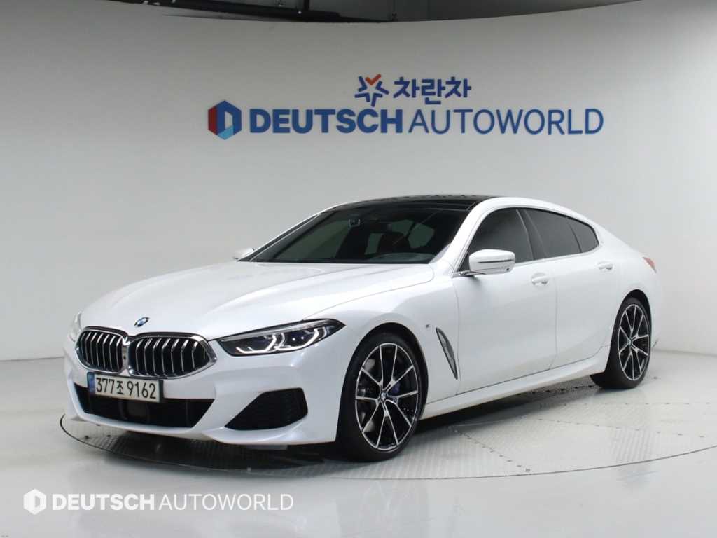 BMW 8 Series - Vista 2