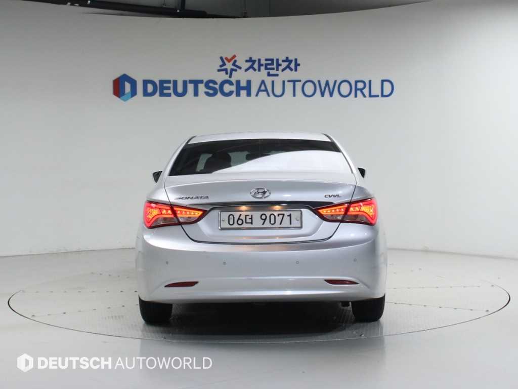 HYUNDAI Sonata - Vista 4