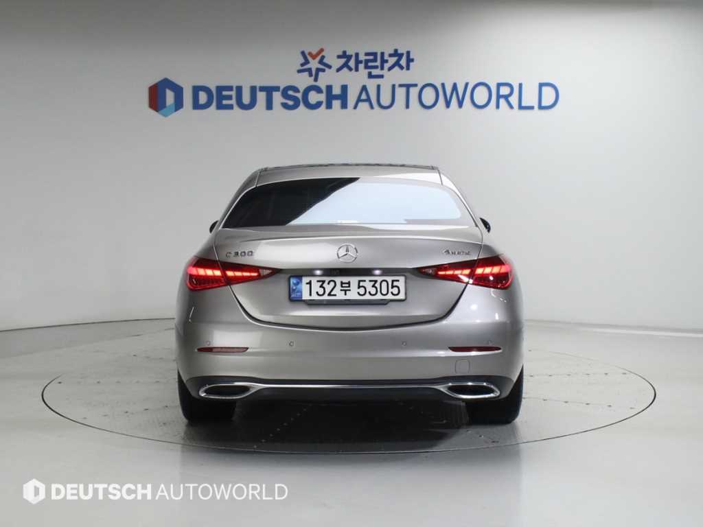 Mercedes Benz C Class - Vista 4