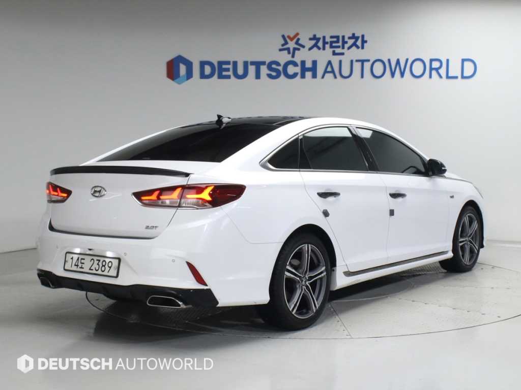 HYUNDAI Sonata - Vista 2
