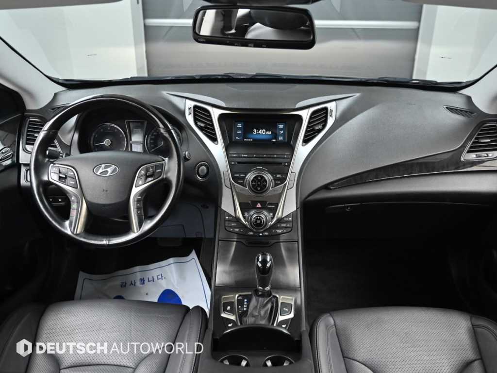 HYUNDAI Grandeur - Vista 7