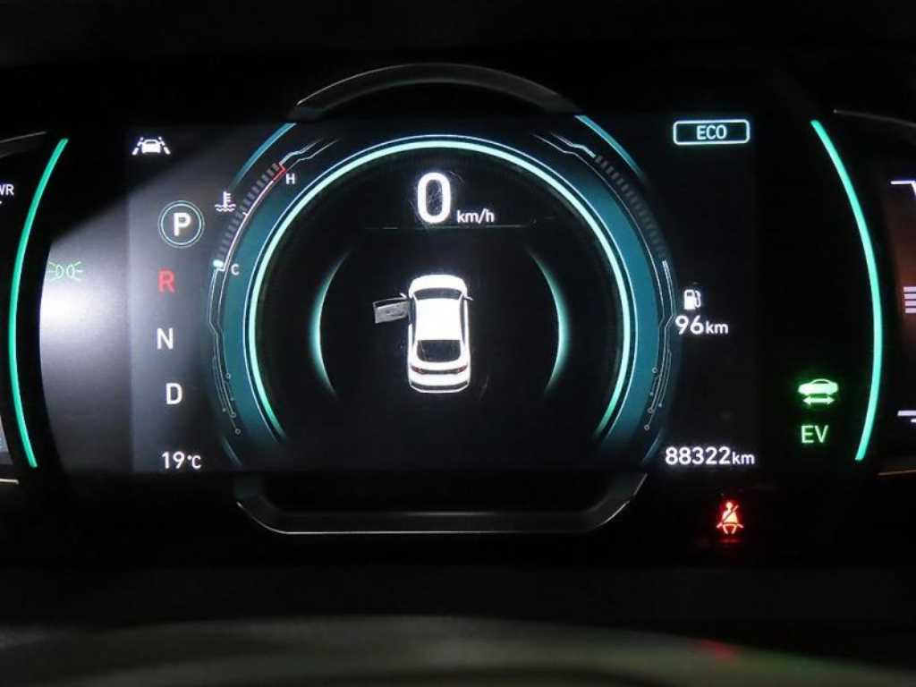 HYUNDAI Ioniq - Vista 9