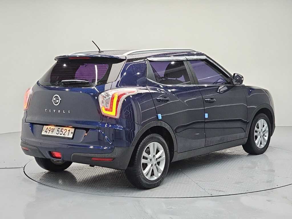 Ssangyong Tivoli - Vista 4