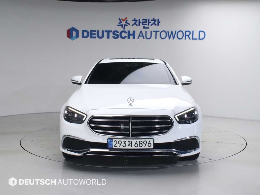 Mercedes Benz E class - Vista 3