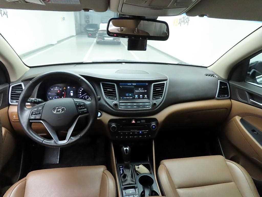 HYUNDAI Tucson - Vista 7