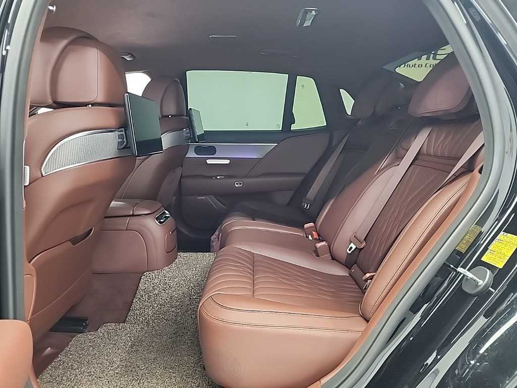 Genesis G90 - Vista 12