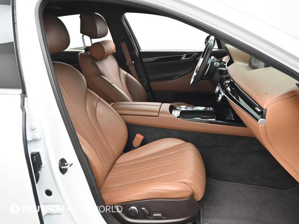 Genesis G80 - Vista 10