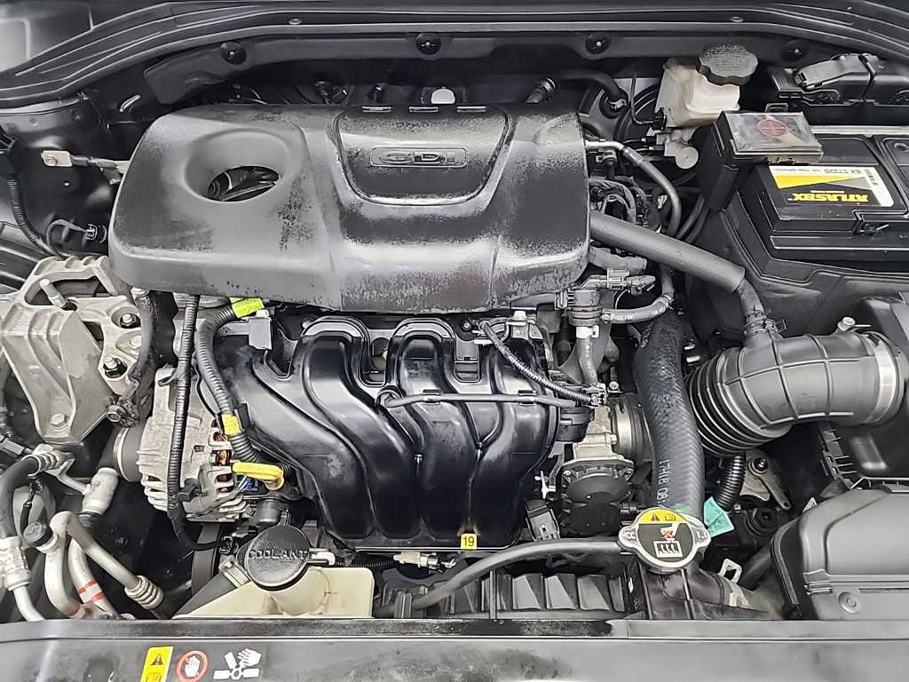HYUNDAI Avante - Vista 5
