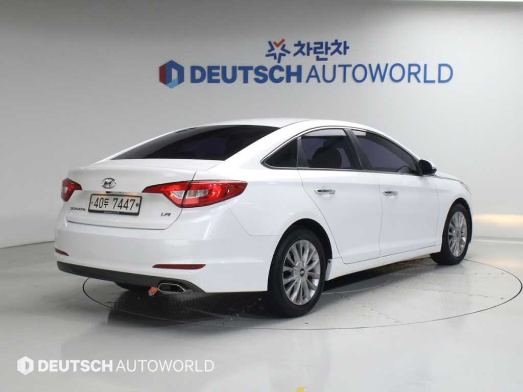 HYUNDAI Sonata - Vista 2