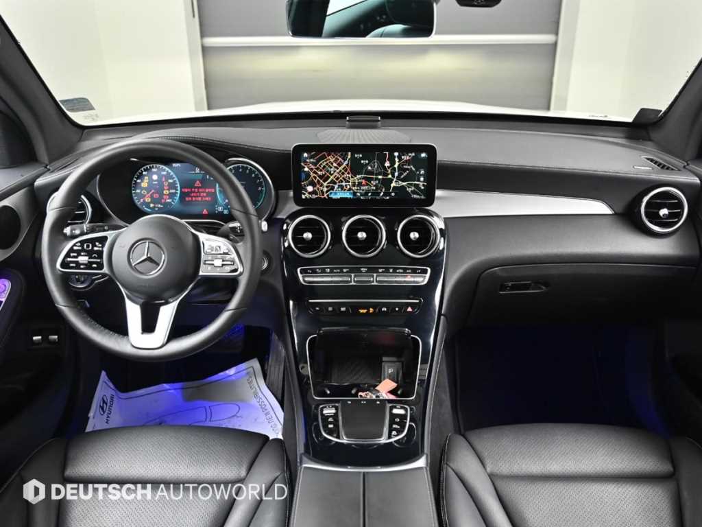Mercedes Benz GLC Class - Vista 7