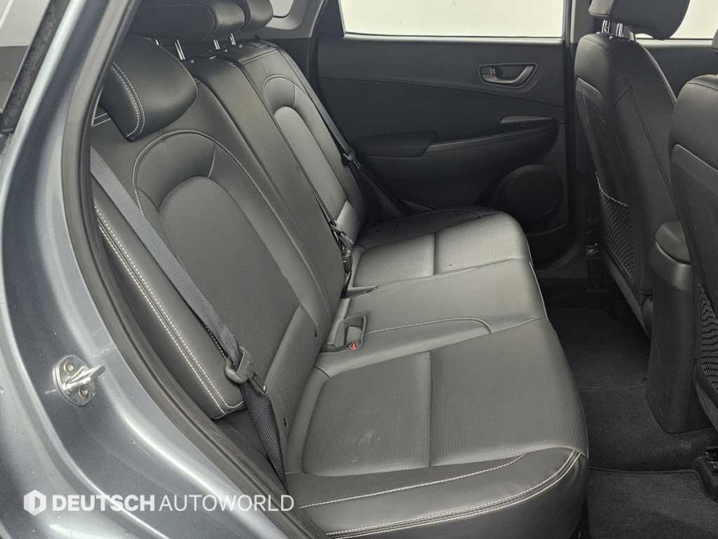 HYUNDAI Kona - Vista 12
