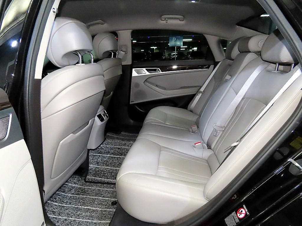 Genesis G80 - Vista 9