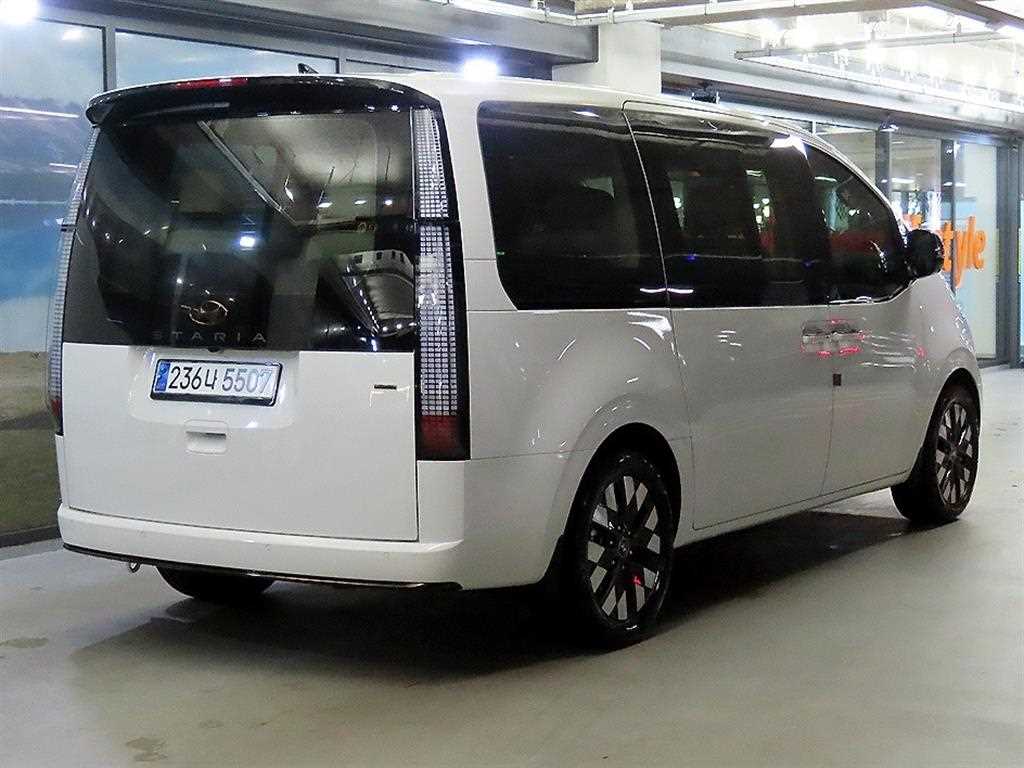 HYUNDAI Staria - Vista 4