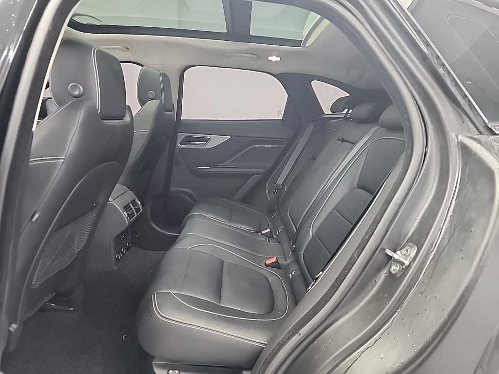Jaguar F-PACE - Vista 12