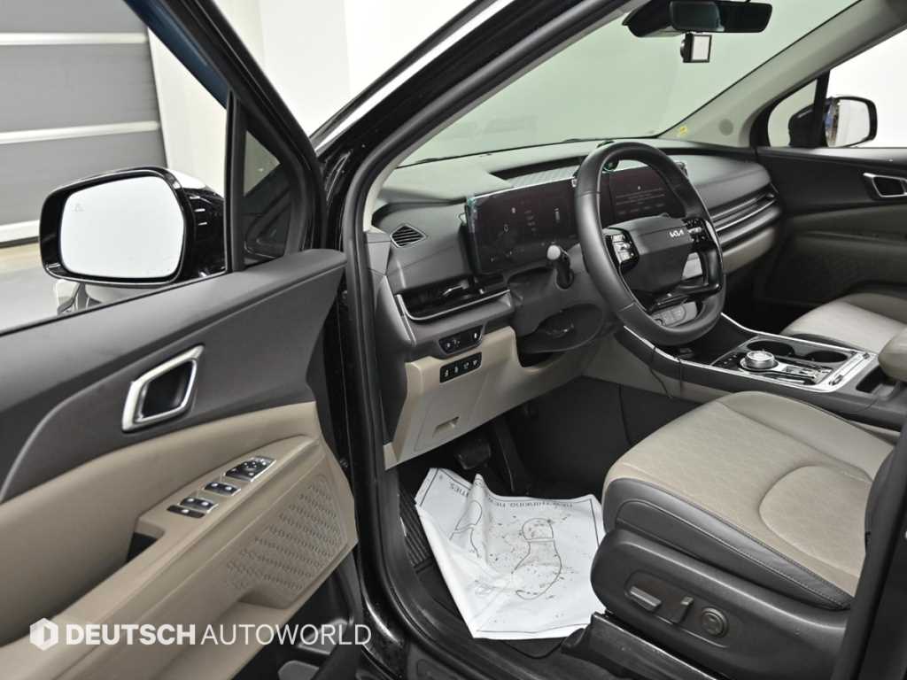 KIA Carnival - Vista 11
