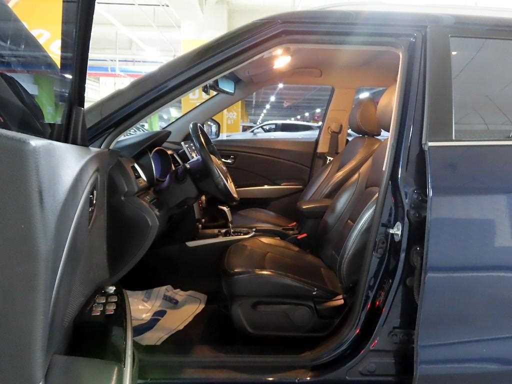 Ssangyong Tivoli - Vista 12