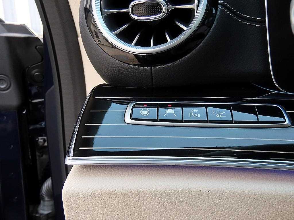 Mercedes Benz CLS Class - Vista 12