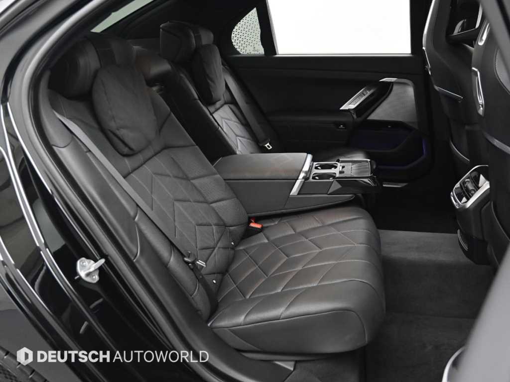BMW 7 Series - Vista 12