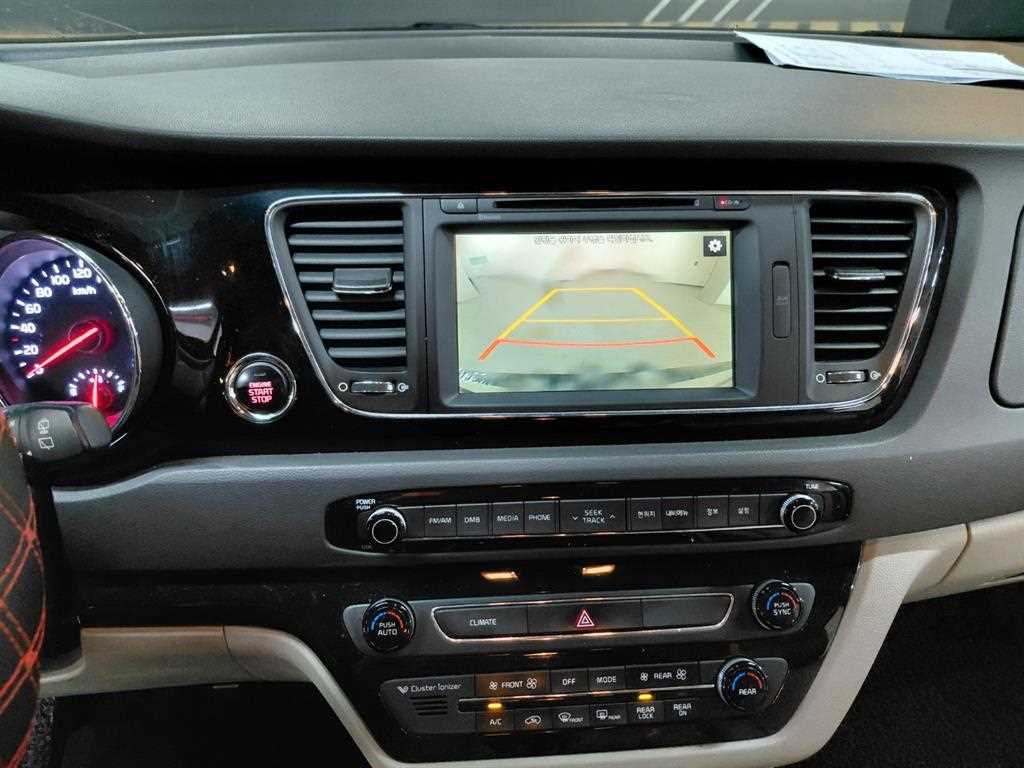 KIA Carnival 2016 Blanco - Importación desde Corea - HF Imports Iquique - Foto 13