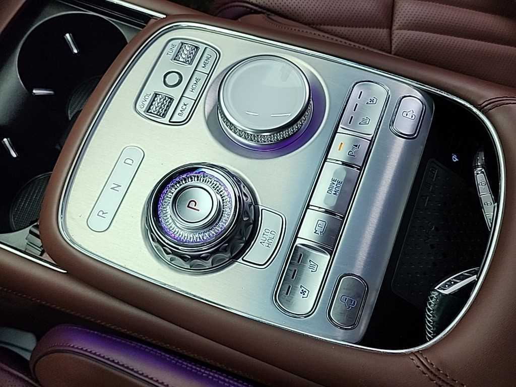 Genesis G90 - Vista 8