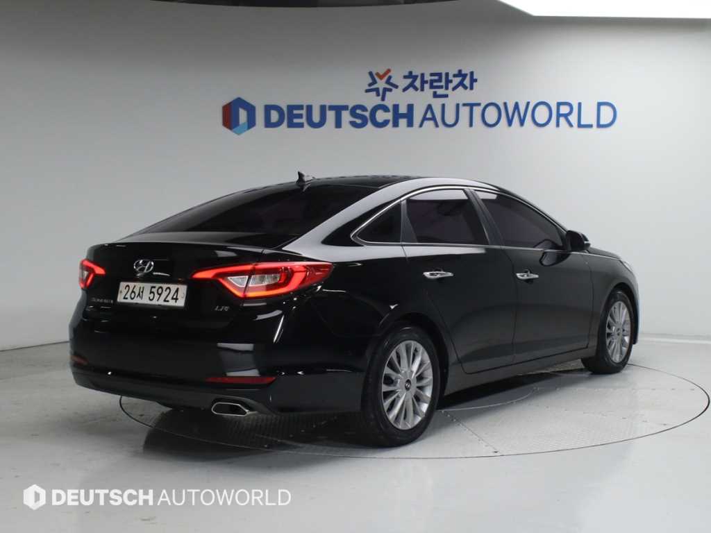 HYUNDAI Sonata - Vista 2