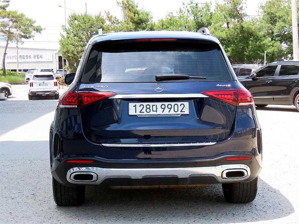 Mercedes Benz GLE Class - Vista 4