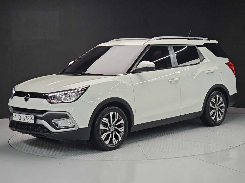 Ssangyong Tivoli 2019 Blanco - Importación desde Corea - HF Imports Iquique - Foto 1