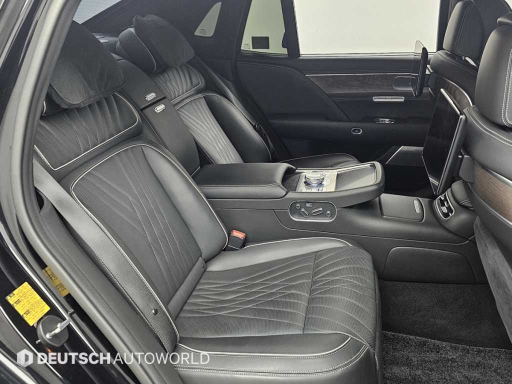 Genesis G90 - Vista 12