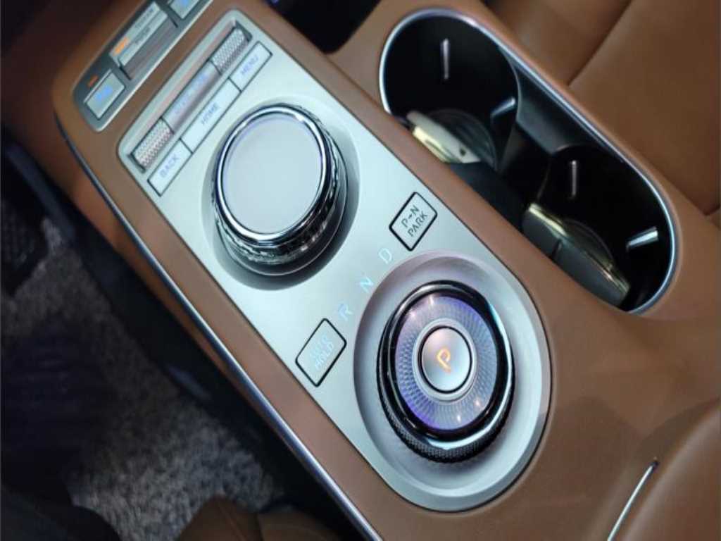 Genesis GV70 - Vista 12