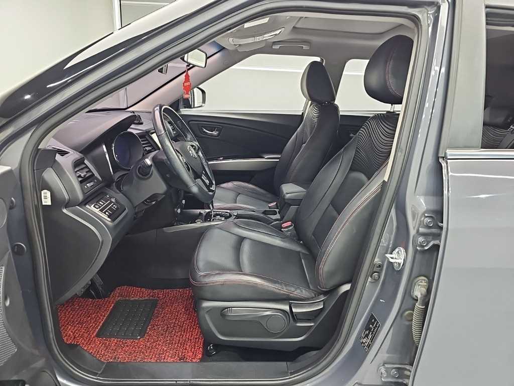 Ssangyong Tivoli - Vista 11