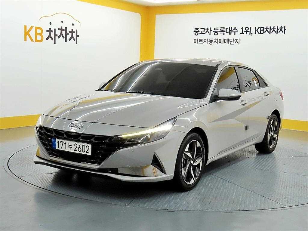 HYUNDAI Avante - Vista 2