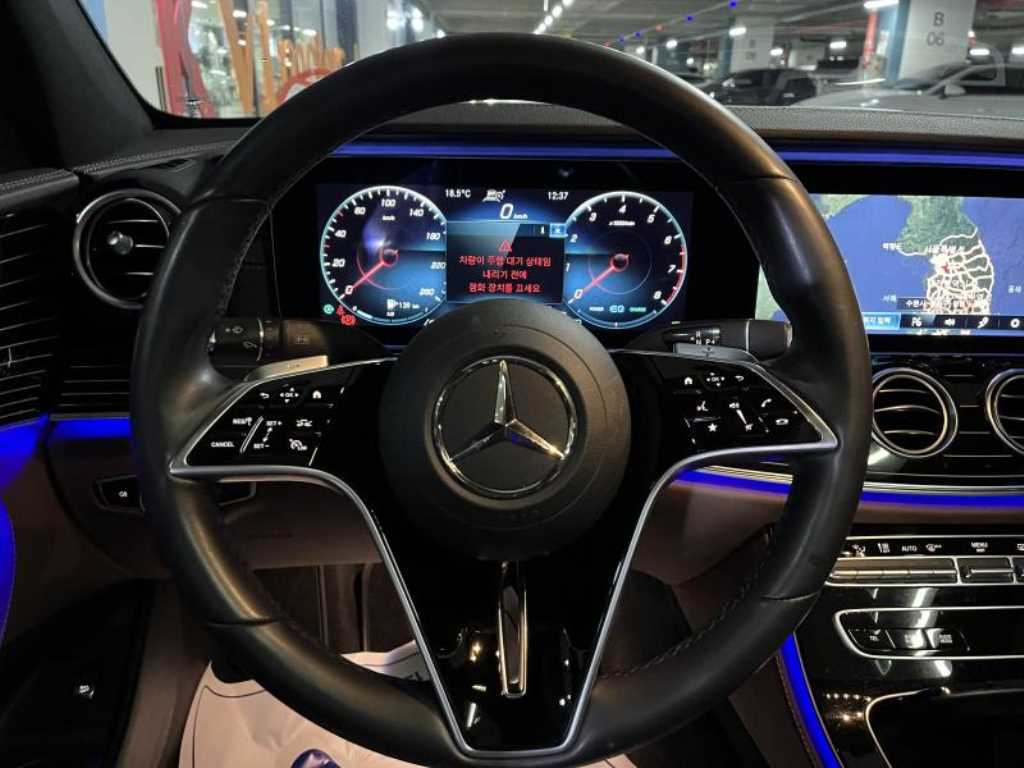 Mercedes Benz E class - Vista 11