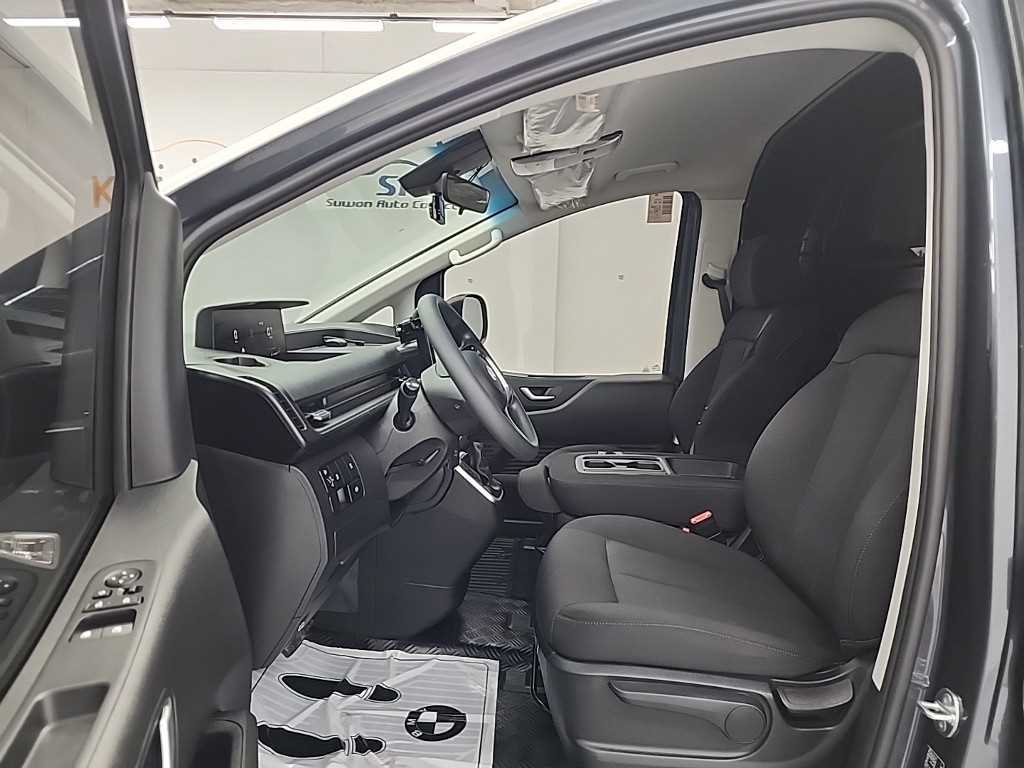 HYUNDAI Staria - Vista 11