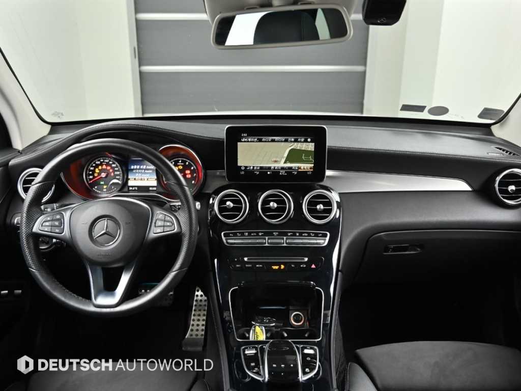 Mercedes Benz GLC Class - Vista 7