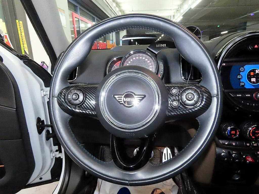 Mini Countryman - Vista 8