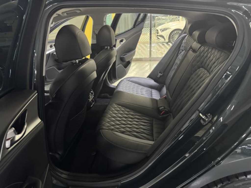 KIA Stinger - Vista 8