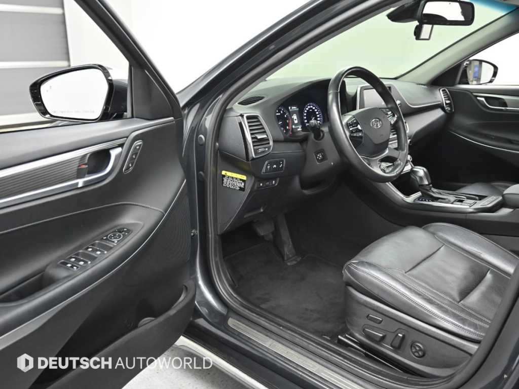 HYUNDAI Grandeur - Vista 11