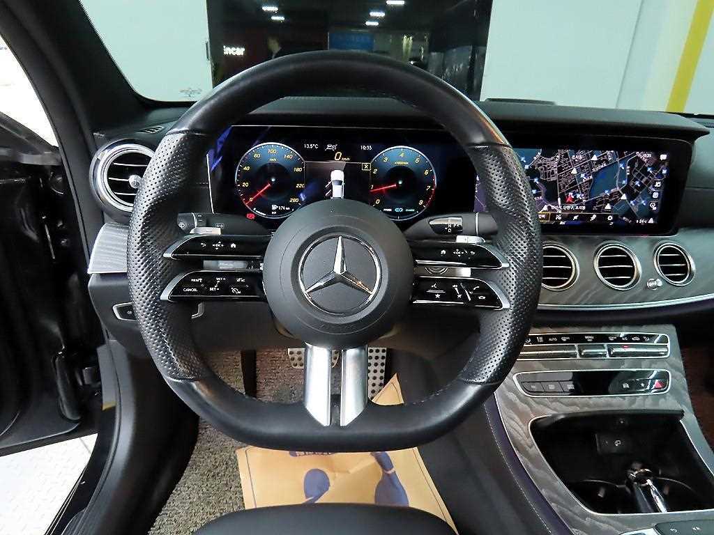 Mercedes Benz E class - Vista 9