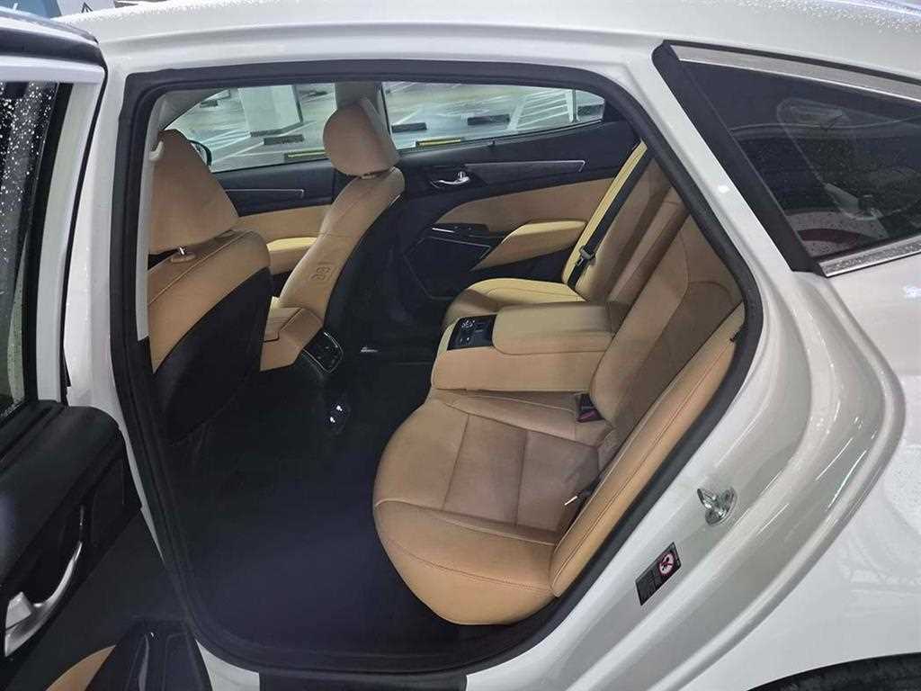 KIA K7 - Vista 7